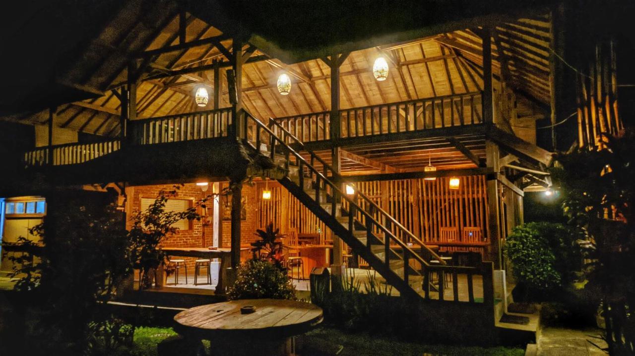 Peraja Bungalows Loyok Sangyang Luaran gambar
