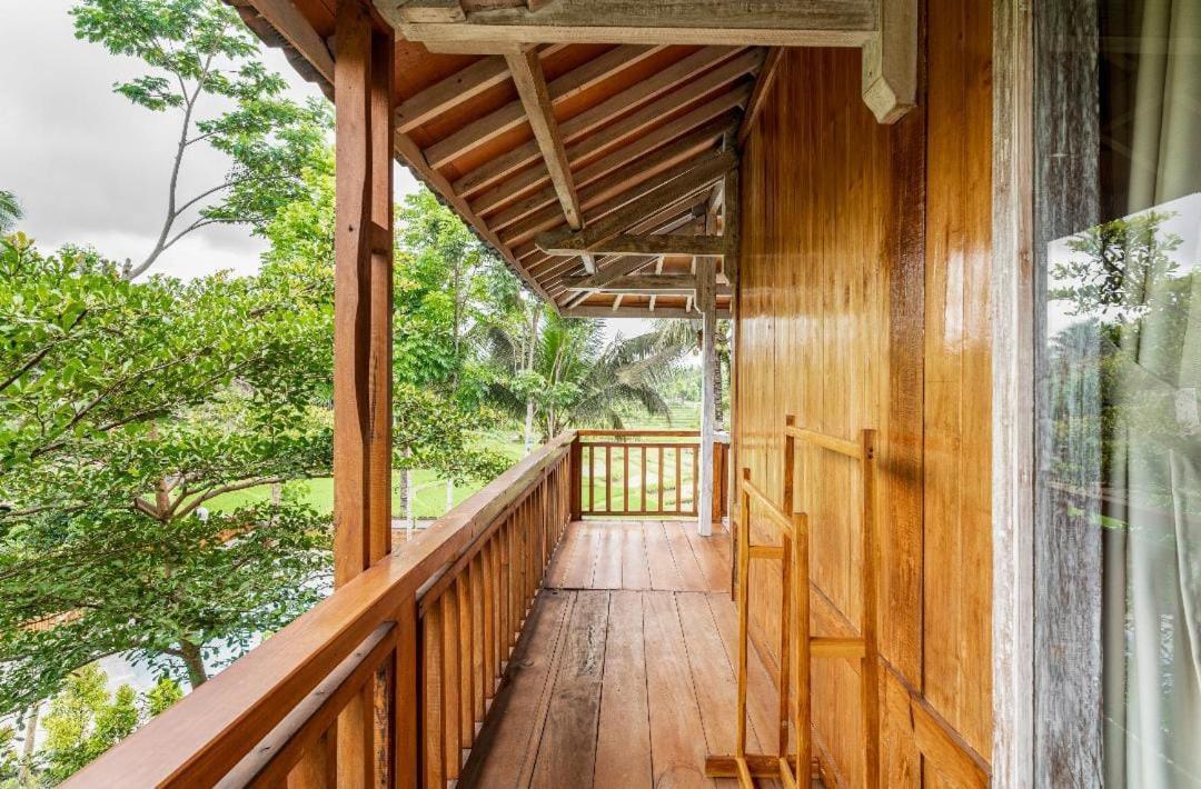 Peraja Bungalows Loyok Sangyang Luaran gambar