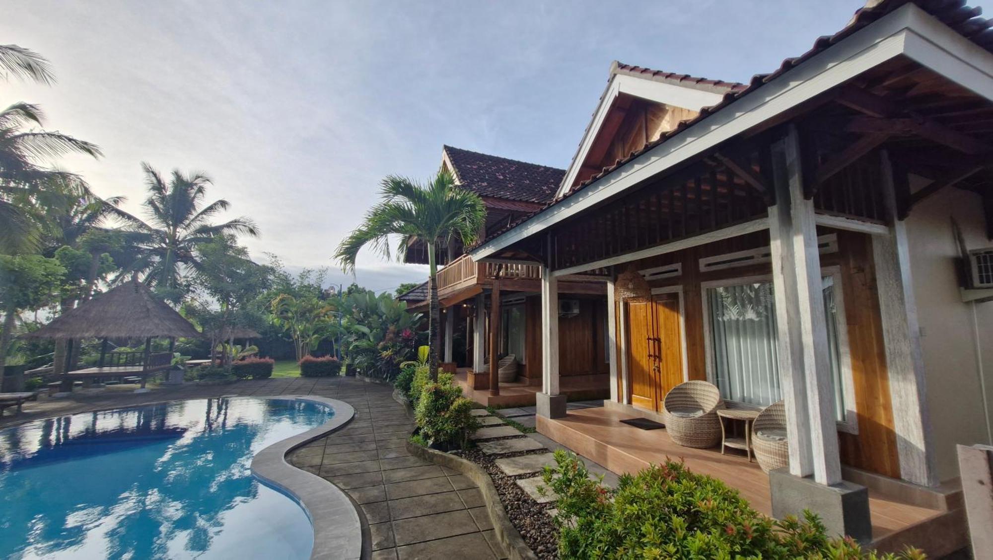 Peraja Bungalows Loyok Sangyang Luaran gambar